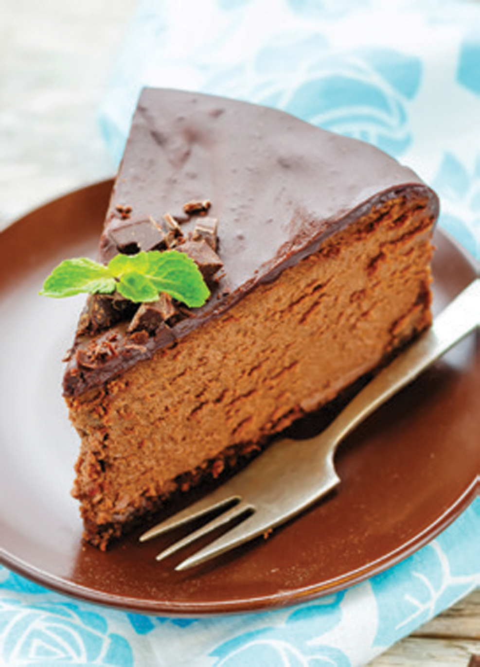 chocolate cheesecake with chocolate glaze